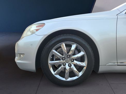 Used 2012 Lexus LS 460 w/ Comfort Pkg image 9