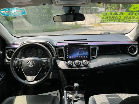 Used 2018 Toyota RAV4 LE w/ Carpet Mat Package AWD/4WD image 30