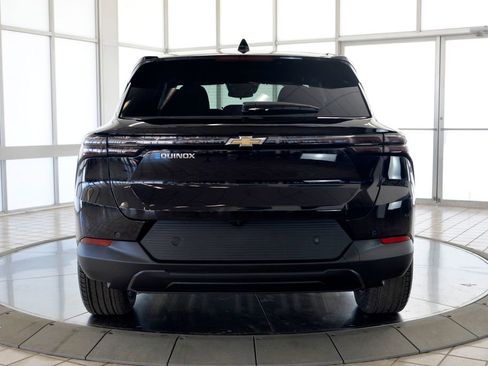 Used 2025 Chevrolet Equinox EV LT image 7