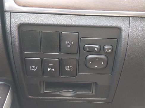 Used 2016 Toyota Land Cruiser AWD/4WD image 30