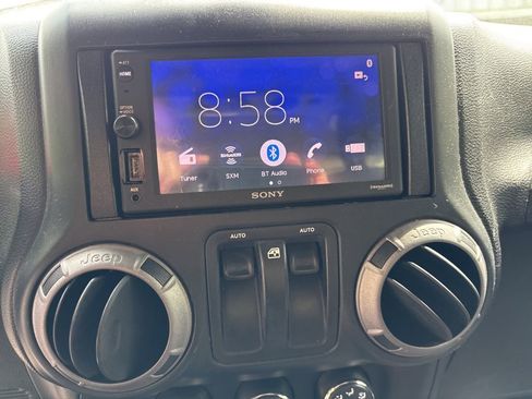 Used 2015 Jeep Wrangler Sport w/ Quick Order Package 24S image 13