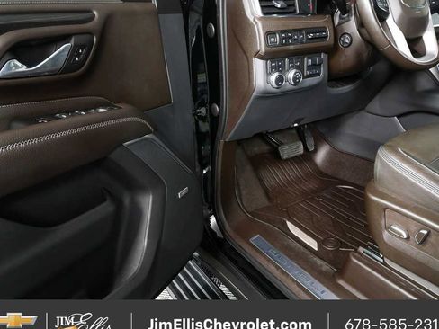 Certified 2021 GMC Yukon Denali w/ Denali Ultimate Package AWD/4WD image 8