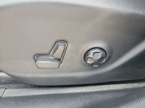 Used 2021 Jeep Cherokee Limited FWD image 15