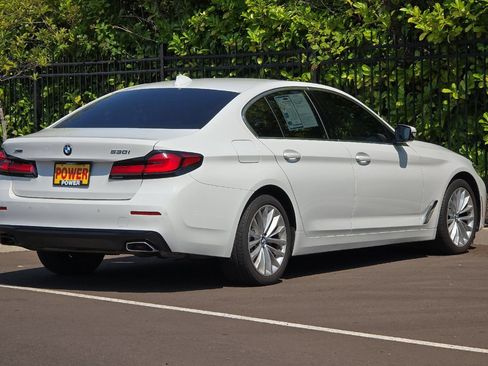 Used 2021 BMW 530i xDrive w/ Convenience Package AWD/4WD image 4