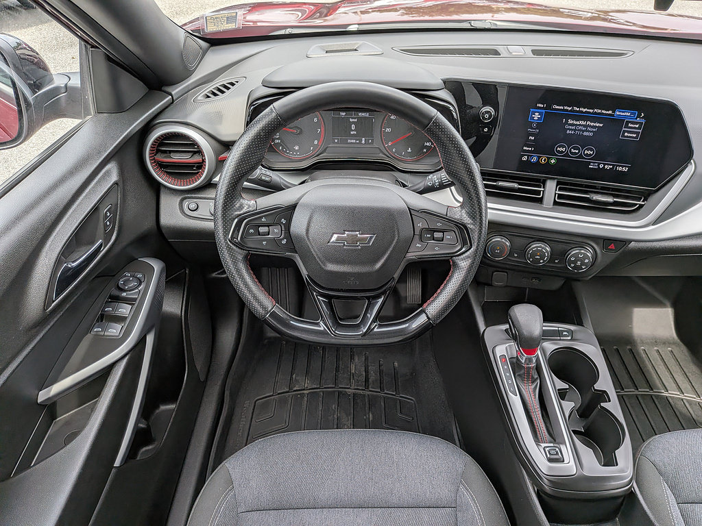 Used 2025 Chevrolet Trax RS w/ Driver Confidence Package FWD image 15