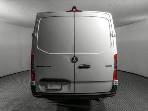 Used 2022 Mercedes-Benz Sprinter 1500 image 5