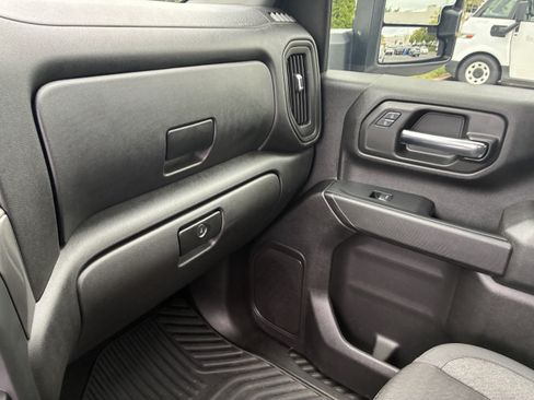 Used 2024 Chevrolet Silverado 2500 Custom w/ Custom Value Package AWD/4WD image 35