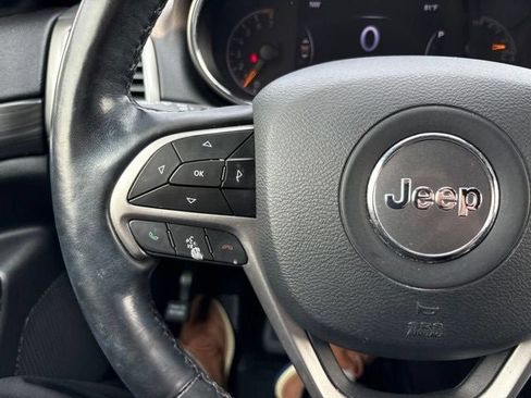 Used 2020 Jeep Grand Cherokee Laredo AWD/4WD image 26