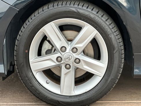 Used 2013 Toyota Camry SE image 29