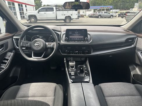 Used 2023 Nissan Rogue SV FWD image 24