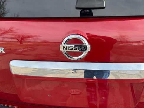 Used 2011 Nissan Pathfinder Silver image 40