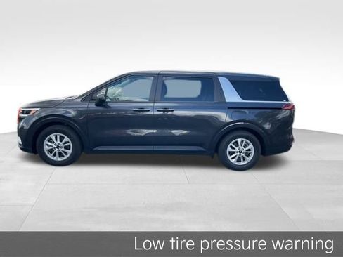 Certified 2024 Kia Carnival LX image 5