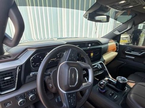 Used 2025 GMC Sierra 1500 Denali AWD/4WD image 9