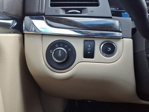 Used 2013 Lincoln MKS AWD image 19