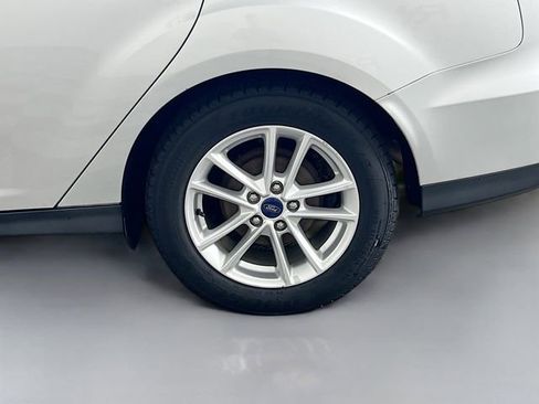 Used 2017 Ford Focus SE FWD image 32