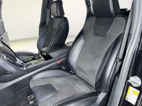 Used 2020 Ford Edge ST w/ Cold Weather Package AWD/4WD image 14