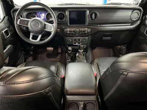 Used 2021 Jeep Gladiator Overland image 10