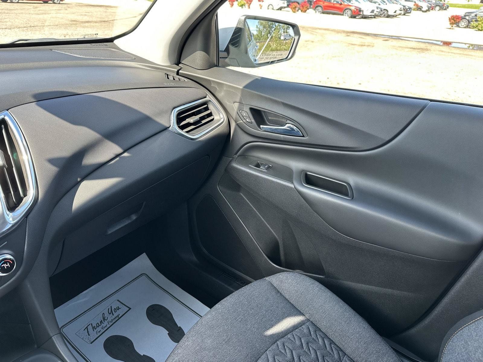 Used 2024 Chevrolet Equinox LT FWD image 40