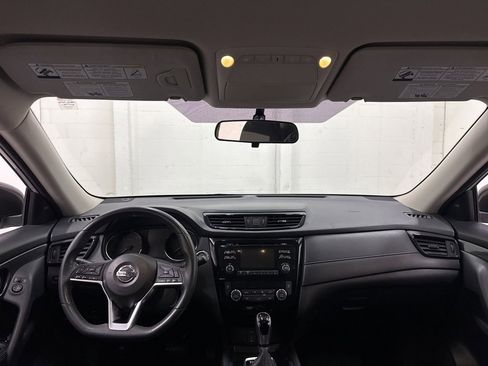 Used 2017 Nissan Rogue SV w/ SV Family Package image 54