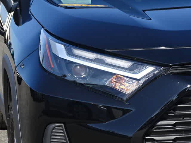Used 2025 Toyota RAV4 XLE w/ Convenience Package FWD image 5
