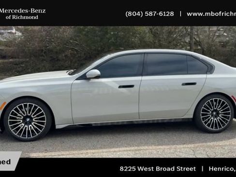Used 2025 BMW 760i xDrive w/ Premium Package image 7