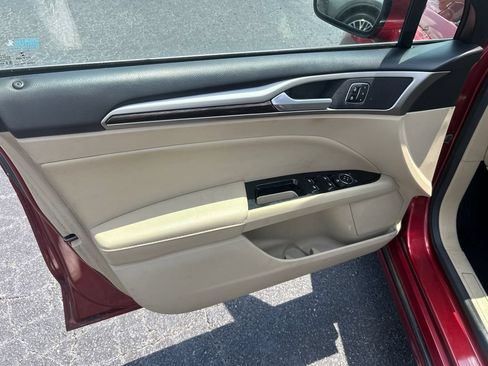 Used 2013 Ford Fusion SE FWD image 10