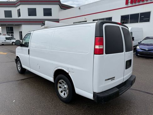 Used 2012 Chevrolet Express 1500 RWD image 3