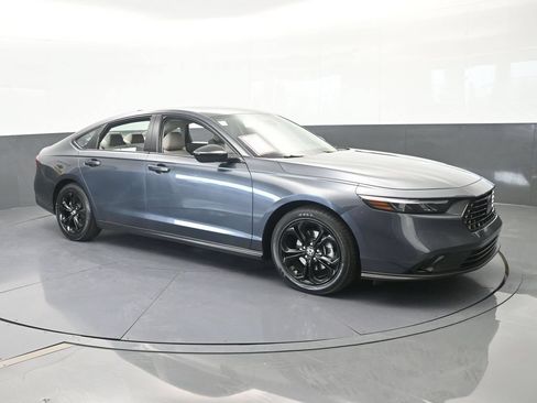 Used 2025 Honda Accord SE image 8