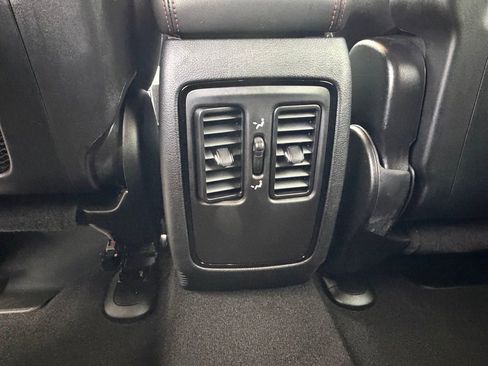 Certified 2025 Dodge Durango GT image 32