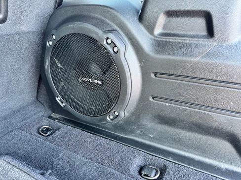 Used 2023 Jeep Wrangler Unlimited Sahara AWD/4WD image 17