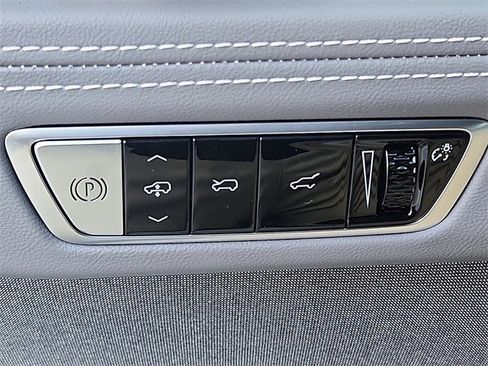 New 2025 Cadillac Escalade IQ Sport 1 w/ LPO, ONYX Package image 17