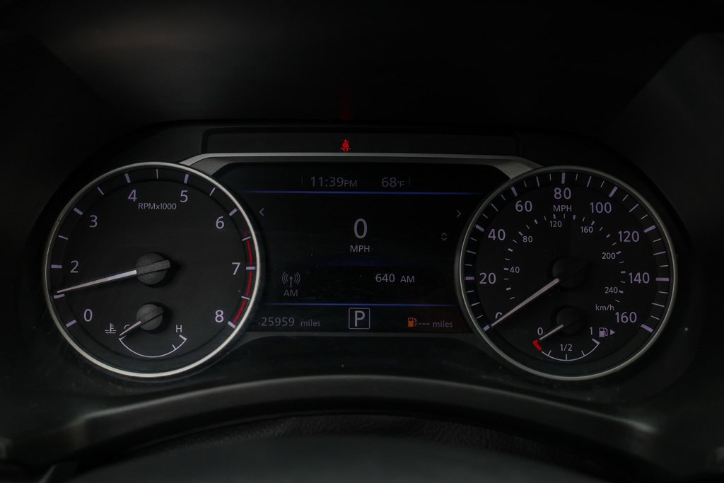 Used 2023 Nissan Sentra SR w/ SR Premium Package FWD image 27