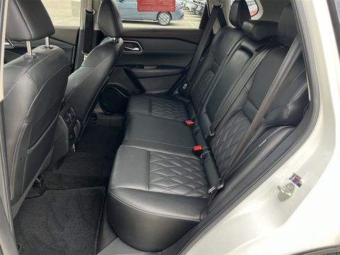 Certified 2023 Nissan Rogue Platinum image 25