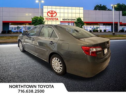 Used 2013 Toyota Camry LE FWD image 3