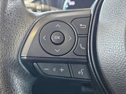 Used 2021 Toyota RAV4 XLE image 11