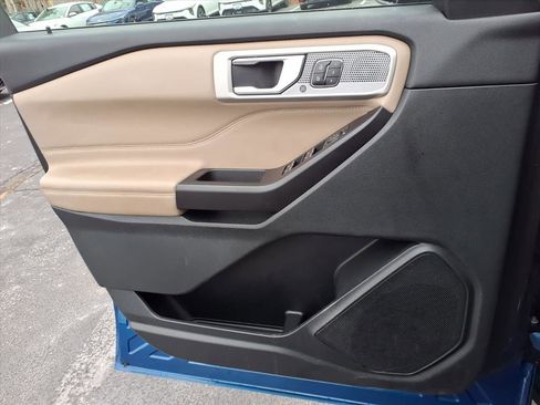 Used 2020 Ford Explorer Limited image 16