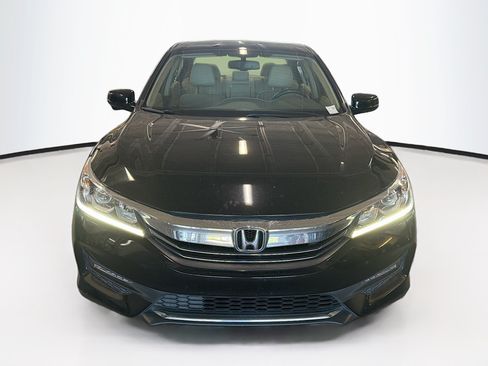 Used 2017 Honda Accord EX-L image 2