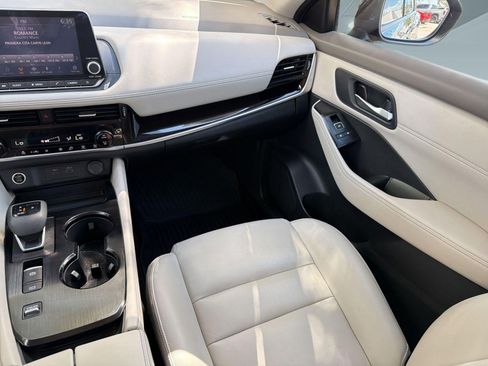 Used 2023 Nissan Rogue SL image 29