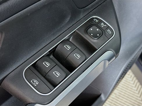 New 2026 Mercedes-Benz GLB 250 4MATIC image 17