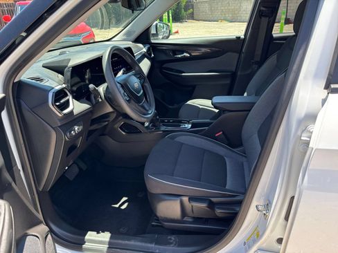 Used 2025 Chevrolet Blazer LT FWD image 28