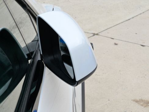 Used 2022 Tesla Model X image 13