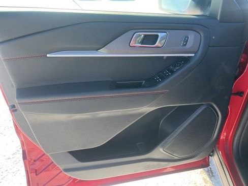 Used 2025 Ford Explorer ST-Line image 10