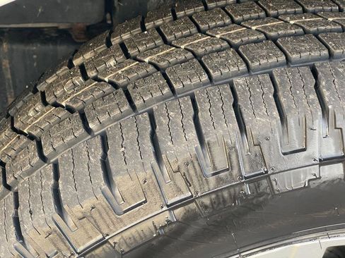 Used 2022 Nissan Frontier SV w/ Technology Package image 11