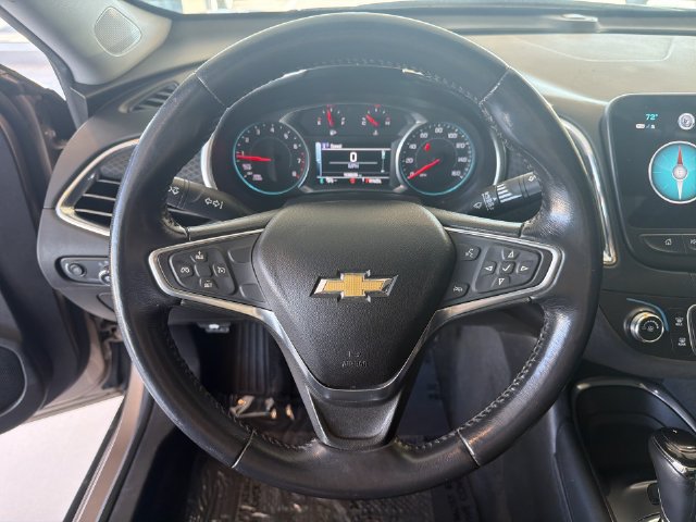 Used 2018 Chevrolet Malibu LT FWD image 29