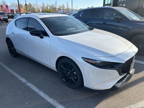 Used 2024 MAZDA MAZDA3 Hatchback w/Premium Plus Pkg image 4