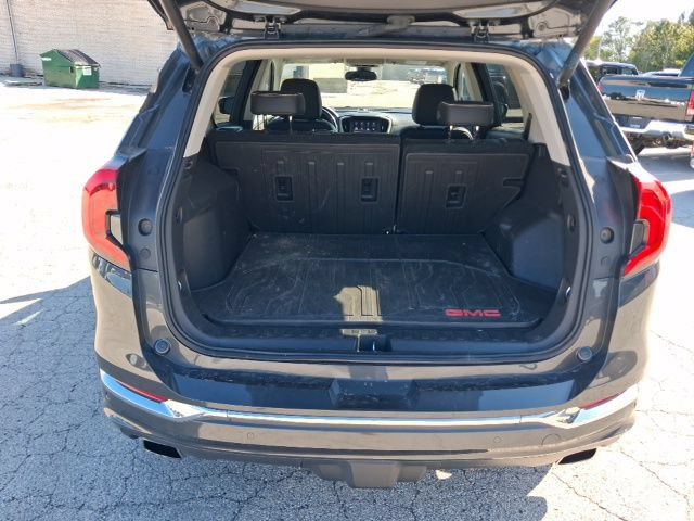 Used 2020 GMC Terrain Denali w/ Denali Premium Package AWD/4WD image 9