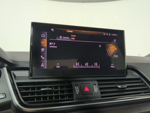 Certified 2025 Audi Q5 2.0T Premium Plus w/ Premium Plus Package image 4