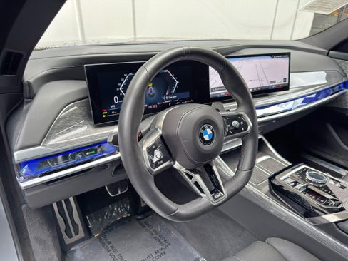 Used 2023 BMW 760i xDrive AWD/4WD image 14