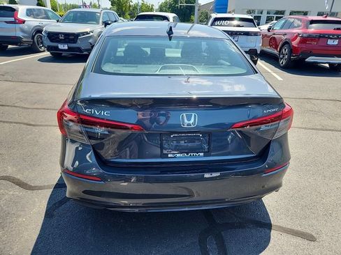 Used 2024 Honda Civic Sport image 5