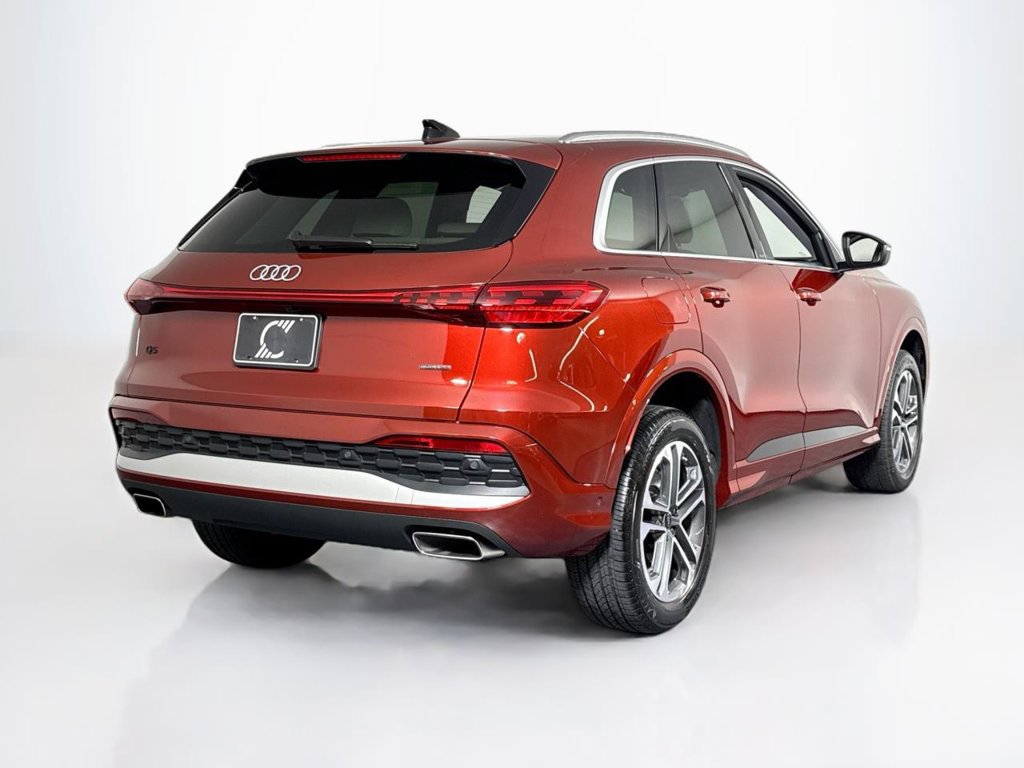 Certified 2025 Audi Q5 Premium AWD/4WD image 5
